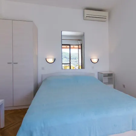 Apartment App Close To The Beach,pets Welcome Rabac